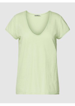 T-shirt z dekoltem w serek model ‘AVIVI’ ze sklepu Peek&Cloppenburg  w kategorii Bluzki damskie - zdjęcie 168105040