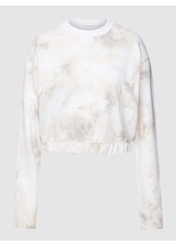 Bluza krótka z efektem batiku model ‘TIE DYE AOP CREW NECK’ ze sklepu Peek&Cloppenburg  w kategorii Bluzy damskie - zdjęcie 168105593
