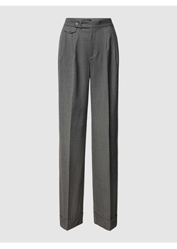 Spodnie z zakładkami w pasie i fakturowanym wzorem model ‘TUMELO’ ze sklepu Peek&Cloppenburg  w kategorii Spodnie damskie - zdjęcie 168111442
