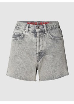 Szorty jeansowe z efektem znoszenia — HUGO X P&C ze sklepu Peek&Cloppenburg  w kategorii Szorty - zdjęcie 168114021