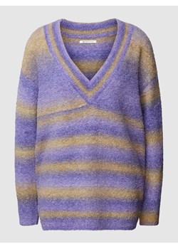 Sweter z dzianiny z głębokim dekoltem w serek model ‘colourflow’ ze sklepu Peek&Cloppenburg  w kategorii Swetry damskie - zdjęcie 168116881