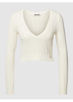 Sweter krótki z dzianiny ze ściegiem warkoczowym ze sklepu Peek&Cloppenburg  w kategorii Swetry damskie - zdjęcie 168117052