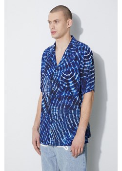 Marcelo Burlon koszula Aop Soundwaves Hawaii Shirt męska kolor niebieski relaxed CMGG001S24FAB0014501 ze sklepu PRM w kategorii Koszule męskie - zdjęcie 168126353