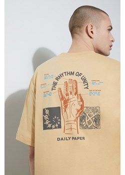Daily Paper t-shirt bawełniany Identity SS męski kolor beżowy z nadrukiem 2411064 ze sklepu PRM w kategorii T-shirty męskie - zdjęcie 168126403