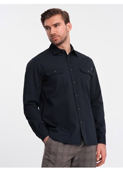Koszula męska bawełniana REGULAR FIT z kieszeniami zapinanymi na guziki - granatowa V3 OM-SHCS-0146 ze sklepu ombre w kategorii Koszule męskie - zdjęcie 168130353