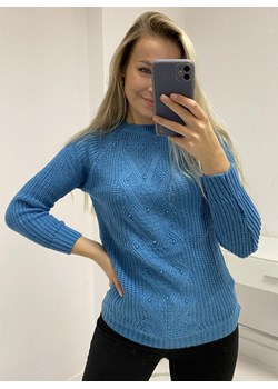 Sweter z ozdobnym splotem i perełkami Loppko - niebieski ze sklepu pakuten.pl w kategorii Swetry damskie - zdjęcie 168146273