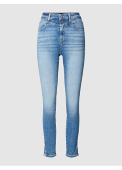 Jeansy o kroju skinny fit z detalem z logo model ‘KITT’ ze sklepu Peek&Cloppenburg  w kategorii Jeansy damskie - zdjęcie 168148861