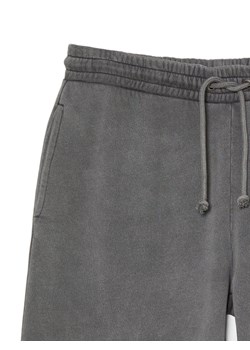 Cropp - Dresowe joggery - szary ze sklepu Cropp w kategorii Spodnie męskie - zdjęcie 168151840