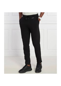 Calvin Klein Spodnie dresowe | Comfort fit ze sklepu Gomez Fashion Store w kategorii Spodnie męskie - zdjęcie 168169444