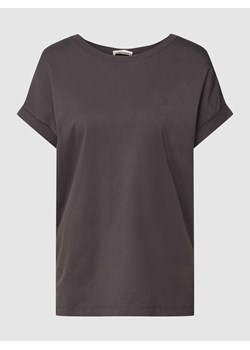 T-shirt z prążkowanym,okrągłym dekoltem model ‘IDAARA’ ze sklepu Peek&Cloppenburg  w kategorii Bluzki damskie - zdjęcie 168176554