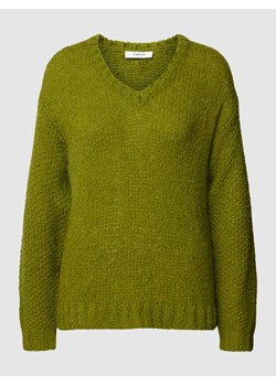 Sweter z dzianiny z dekoltem w serek model ‘OMIRA’ ze sklepu Peek&Cloppenburg  w kategorii Swetry damskie - zdjęcie 168177020