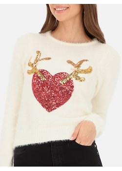 Biały sweter z włochatej przędzy z aplikacją Eye For Fashion Jessi ze sklepu Eye For Fashion w kategorii Swetry damskie - zdjęcie 168184560