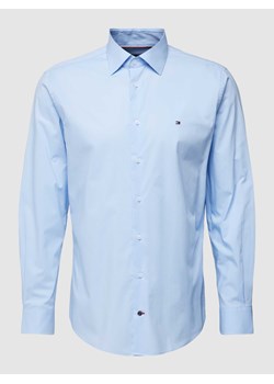 Koszula biznesowa o kroju regular fit z wyhaftowanym logo ze sklepu Peek&Cloppenburg  w kategorii Koszule męskie - zdjęcie 168221283