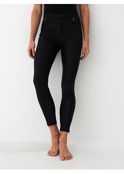 Mohito - Wzorzyste jeansy skinny fit - czarny ze sklepu Mohito w kategorii Jeansy damskie - zdjęcie 168232233