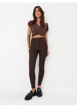Mohito - Woskowane spodnie skinny - brązowy ze sklepu Mohito w kategorii Spodnie damskie - zdjęcie 168233140