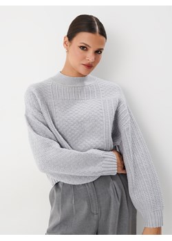 Mohito - Szary sweter z ozdobnym splotem - szary ze sklepu Mohito w kategorii Swetry damskie - zdjęcie 168235924