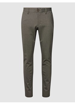 Spodnie materiałowe o kroju tapered fit ze wzorem w jodełkę ze sklepu Peek&Cloppenburg  w kategorii Spodnie męskie - zdjęcie 168244362