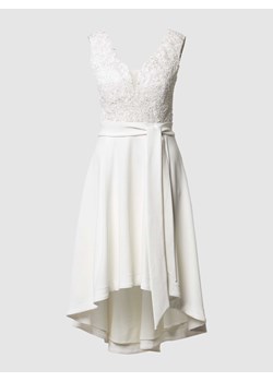 Suknia ślubna z kwiatowymi haftami ze sklepu Peek&Cloppenburg  w kategorii Sukienki - zdjęcie 168247382