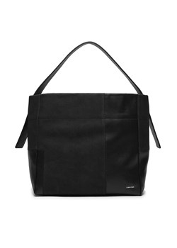 Torebka Calvin Klein Texture Block Large Shopper K60K611670 Czarny ze sklepu eobuwie.pl w kategorii Torby Shopper bag - zdjęcie 168265293