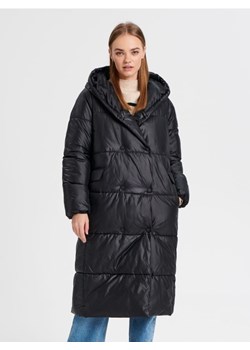 Sinsay - Pikowany płaszcz z kapturem - czarny ze sklepu Sinsay w kategorii Płaszcze damskie - zdjęcie 168284151