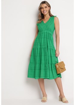 Zielona Bawełniana Sukienka Midi Rozkloszowana z Troczkiem i Ozdobnymi Haftami Kirriela ze sklepu Born2be Odzież w kategorii Sukienki - zdjęcie 168284620