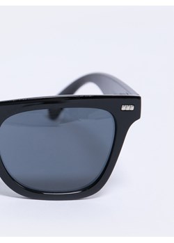 Okulary przeciwsłoneczne męskie czarne Mumer 906 ze sklepu Big Star w kategorii Okulary przeciwsłoneczne męskie - zdjęcie 168287954