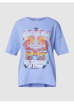 T-shirt z nadrukowanym motywem model ‘NMMATHILDE’ ze sklepu Peek&Cloppenburg  w kategorii Bluzki damskie - zdjęcie 168292563