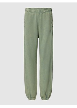 Spodnie sportowe z elastycznym pasem ze sklepu Peek&Cloppenburg  w kategorii Spodnie damskie - zdjęcie 168301084