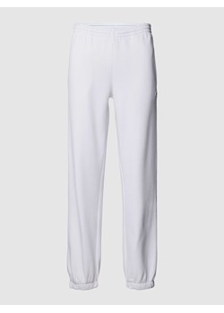 Spodnie dresowe z detalem z logo ze sklepu Peek&Cloppenburg  w kategorii Spodnie męskie - zdjęcie 168304323