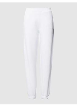 Spodnie dresowe z nadrukiem z logo ze sklepu Peek&Cloppenburg  w kategorii Spodnie damskie - zdjęcie 168306910