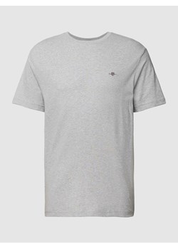 T-shirt o kroju regular fit z wyhaftowanym logo model ‘SHIELD’ ze sklepu Peek&Cloppenburg  w kategorii T-shirty męskie - zdjęcie 168309212