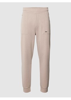 Spodnie dresowe z kieszeniami zapinanymi na zamek błyskawiczny model ‘Tiano’ ze sklepu Peek&Cloppenburg  w kategorii Spodnie męskie - zdjęcie 168311204