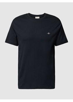 T-shirt o kroju regular fit z wyhaftowanym logo model ‘SHIELD’ ze sklepu Peek&Cloppenburg  w kategorii T-shirty męskie - zdjęcie 168311614