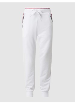 Spodnie dresowe z paskiem z logo ze sklepu Peek&Cloppenburg  w kategorii Spodnie męskie - zdjęcie 168312101