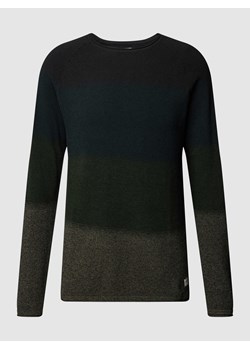 Sweter z dzianiny z naszywką z logo model ‘HILL’ ze sklepu Peek&Cloppenburg  w kategorii Swetry męskie - zdjęcie 168313141