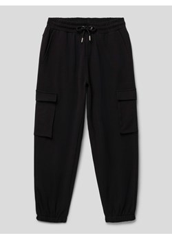 Spodnie sportowe z nakładanymi lamowanymi kieszeniami ze sklepu Peek&Cloppenburg  w kategorii Spodnie chłopięce - zdjęcie 168313191