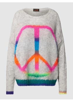 Sweter z dzianiny z obniżonymi ramionami model ‘PEACE’ ze sklepu Peek&Cloppenburg  w kategorii Swetry damskie - zdjęcie 168314994
