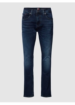 Jeansy o kroju slim tapered fit z wyhaftowanym logo model ‘AUSTIN’ ze sklepu Peek&Cloppenburg  w kategorii Jeansy męskie - zdjęcie 168317511