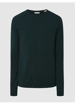 Sweter z dzianiny z naszywką z logo model ‘HILL’ ze sklepu Peek&Cloppenburg  w kategorii Swetry męskie - zdjęcie 168318181