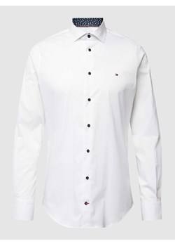 Koszula biznesowa o kroju slim fit z wyhaftowanym logo ze sklepu Peek&Cloppenburg  w kategorii Koszule męskie - zdjęcie 168320411