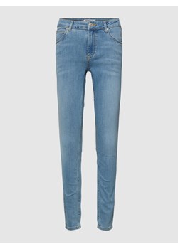 Jeansy o kroju skinny fit z wpuszczanymi kieszeniami ze sklepu Peek&Cloppenburg  w kategorii Jeansy damskie - zdjęcie 168320893