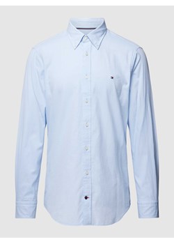 Koszula biznesowa o kroju Slim Fit z kołnierzykiem typu button down ze sklepu Peek&Cloppenburg  w kategorii Koszule męskie - zdjęcie 168321693