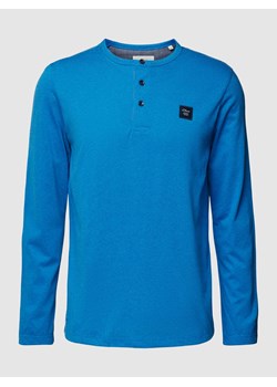 Bluzka z długim rękawem i krótką listwą guzikową ze sklepu Peek&Cloppenburg  w kategorii T-shirty męskie - zdjęcie 168327142
