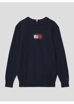Sweter z dzianiny z nadrukiem z logo model ‘NEW YORK FLAG’ ze sklepu Peek&Cloppenburg  w kategorii Swetry chłopięce - zdjęcie 168334821