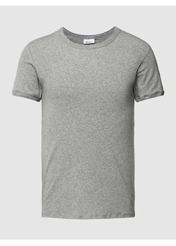 T-shirt z prążkowanym okrągłym dekoltem ze sklepu Peek&Cloppenburg  w kategorii T-shirty męskie - zdjęcie 168334852