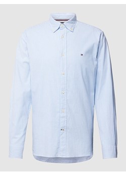Koszula casualowa o kroju regular fit ze wzorem w paski,model ‘CORE’ ze sklepu Peek&Cloppenburg  w kategorii Koszule męskie - zdjęcie 168335344