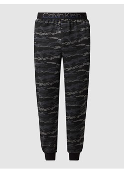 Spodnie od piżamy ze wzorem moro ze sklepu Peek&Cloppenburg  w kategorii Spodnie męskie - zdjęcie 168338724