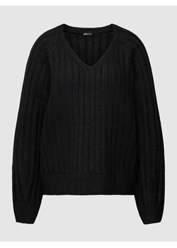 Sweter z dzianiny w jednolitym kolorze z dekoltem w serek ze sklepu Peek&Cloppenburg  w kategorii Swetry damskie - zdjęcie 168342452