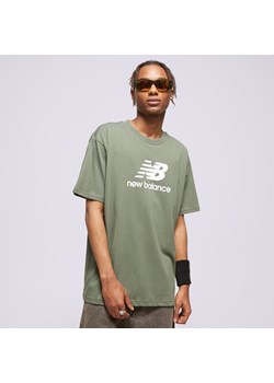 NEW BALANCE T-SHIRT NB ESSENTIALS LOGO TEE ze sklepu Sizeer w kategorii T-shirty męskie - zdjęcie 168364641