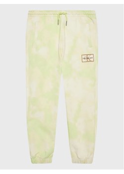Calvin Klein Jeans Spodnie dresowe Sun Bleached IU0IU00375 Kolorowy Regular Fit ze sklepu MODIVO w kategorii Spodnie dziewczęce - zdjęcie 168381760